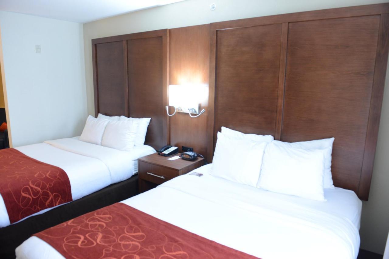 Comfort Suites Urbana Champaign, University Area Екстер'єр фото