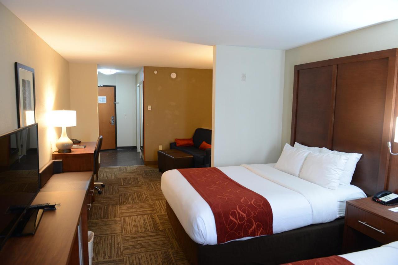 Comfort Suites Urbana Champaign, University Area Екстер'єр фото