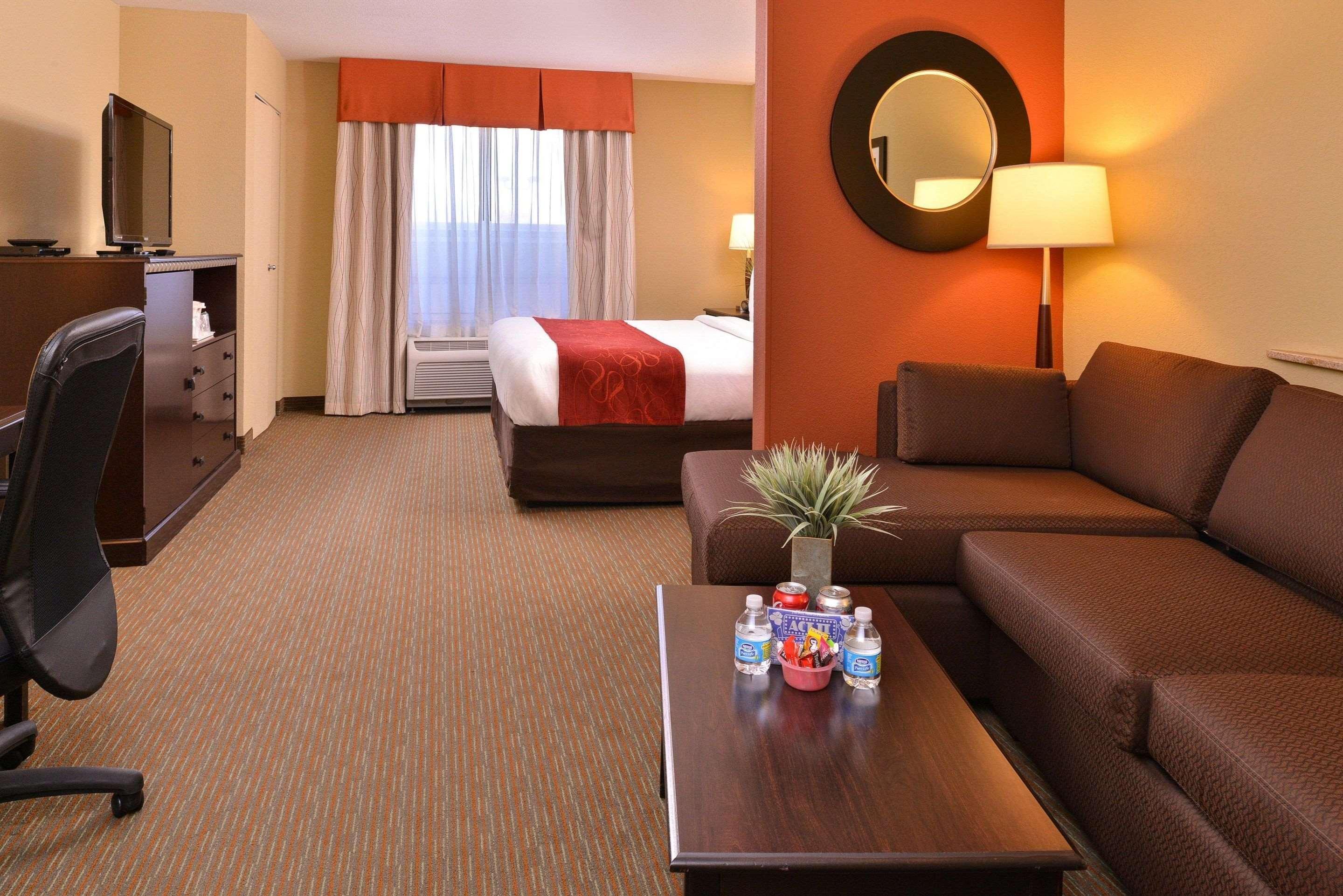 Comfort Suites Urbana Champaign, University Area Екстер'єр фото