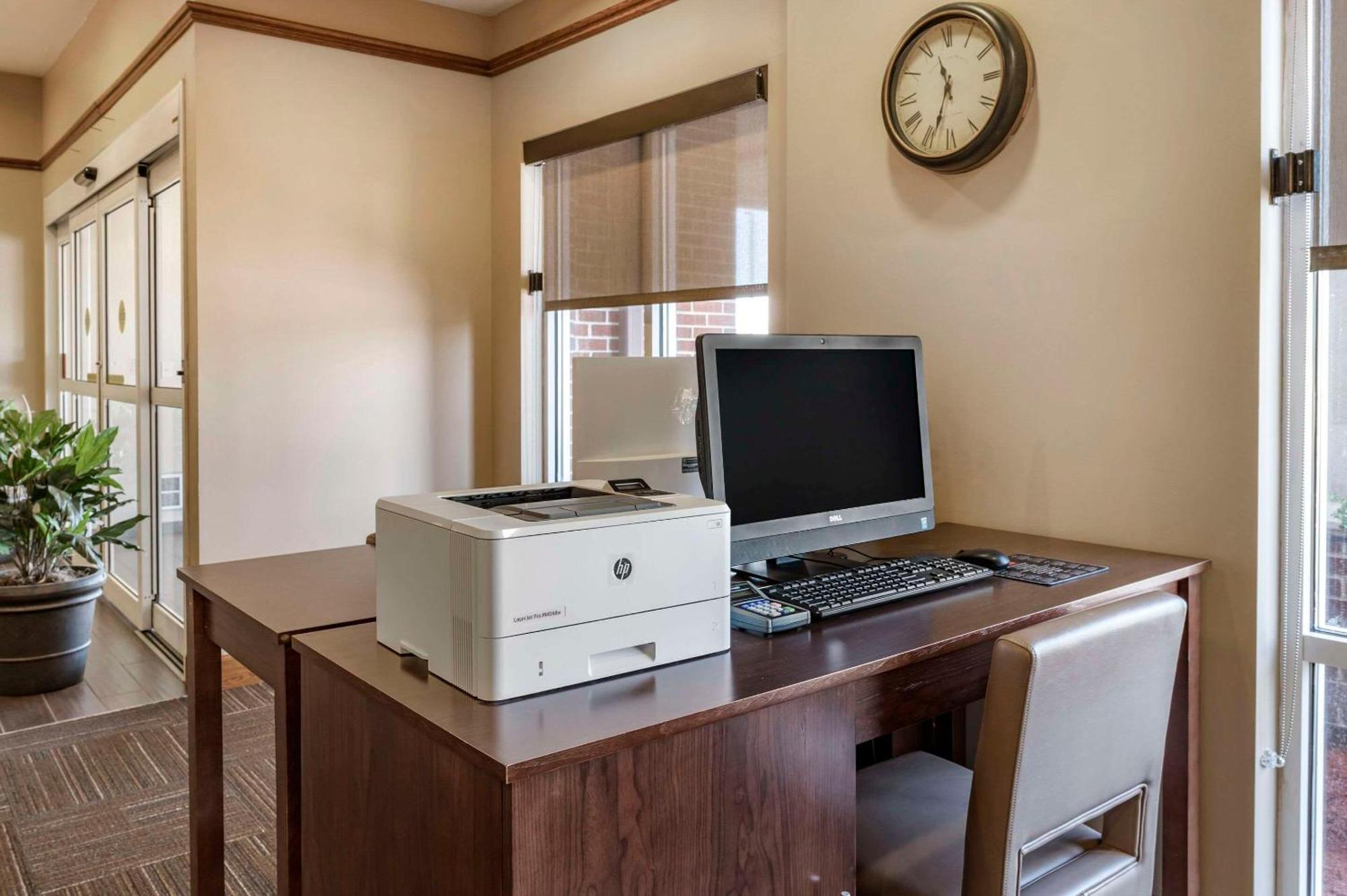 Comfort Suites Urbana Champaign, University Area Екстер'єр фото
