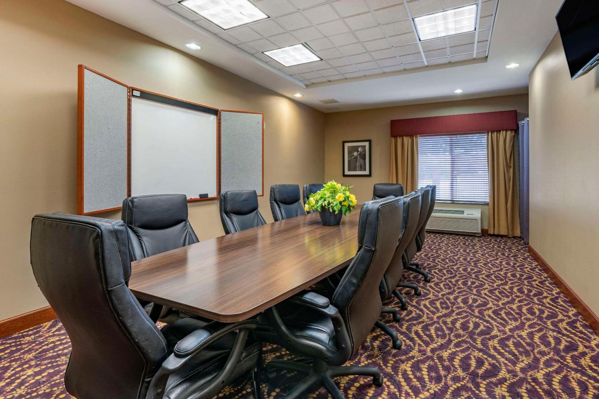Comfort Suites Urbana Champaign, University Area Екстер'єр фото
