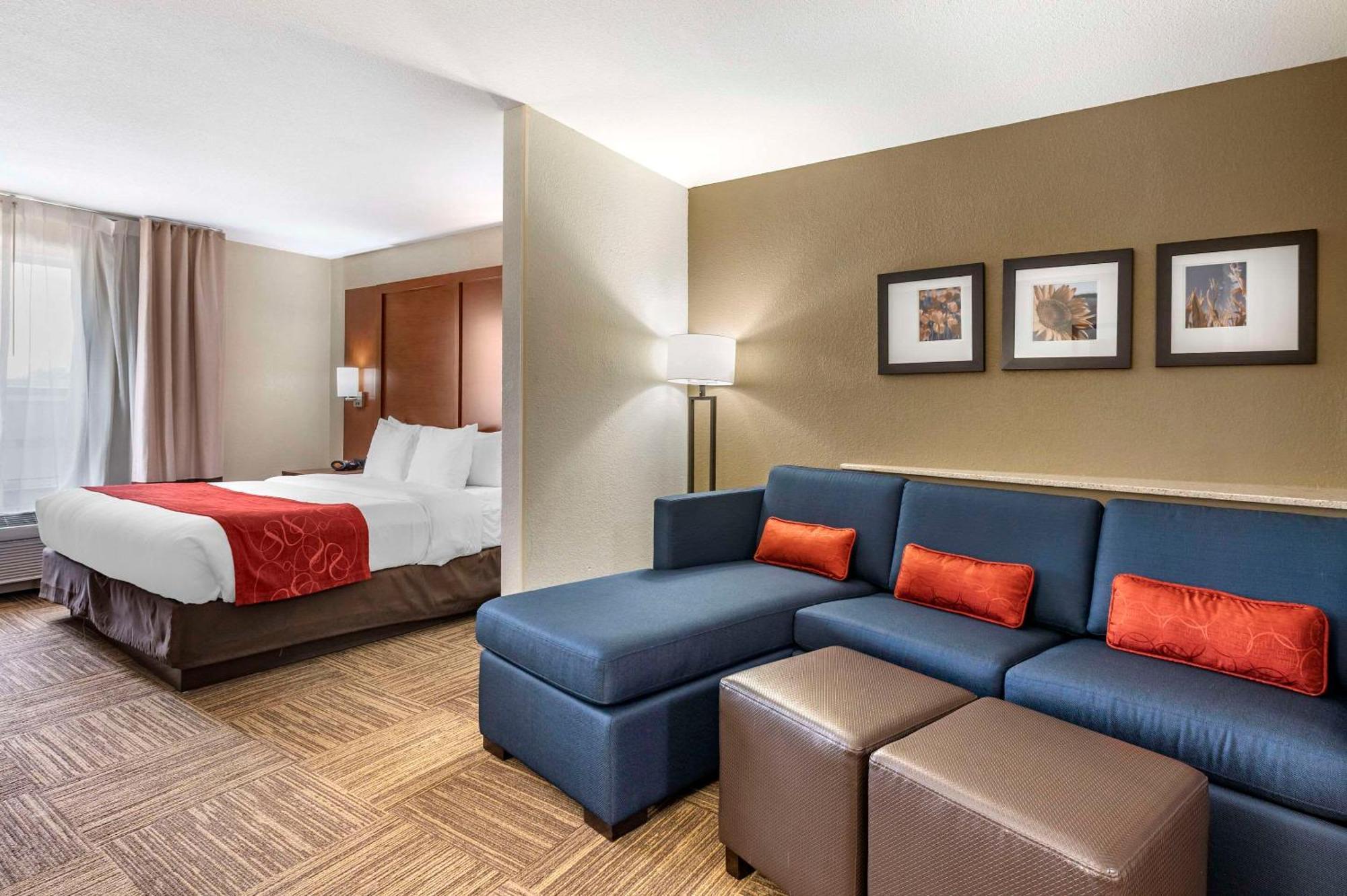 Comfort Suites Urbana Champaign, University Area Екстер'єр фото