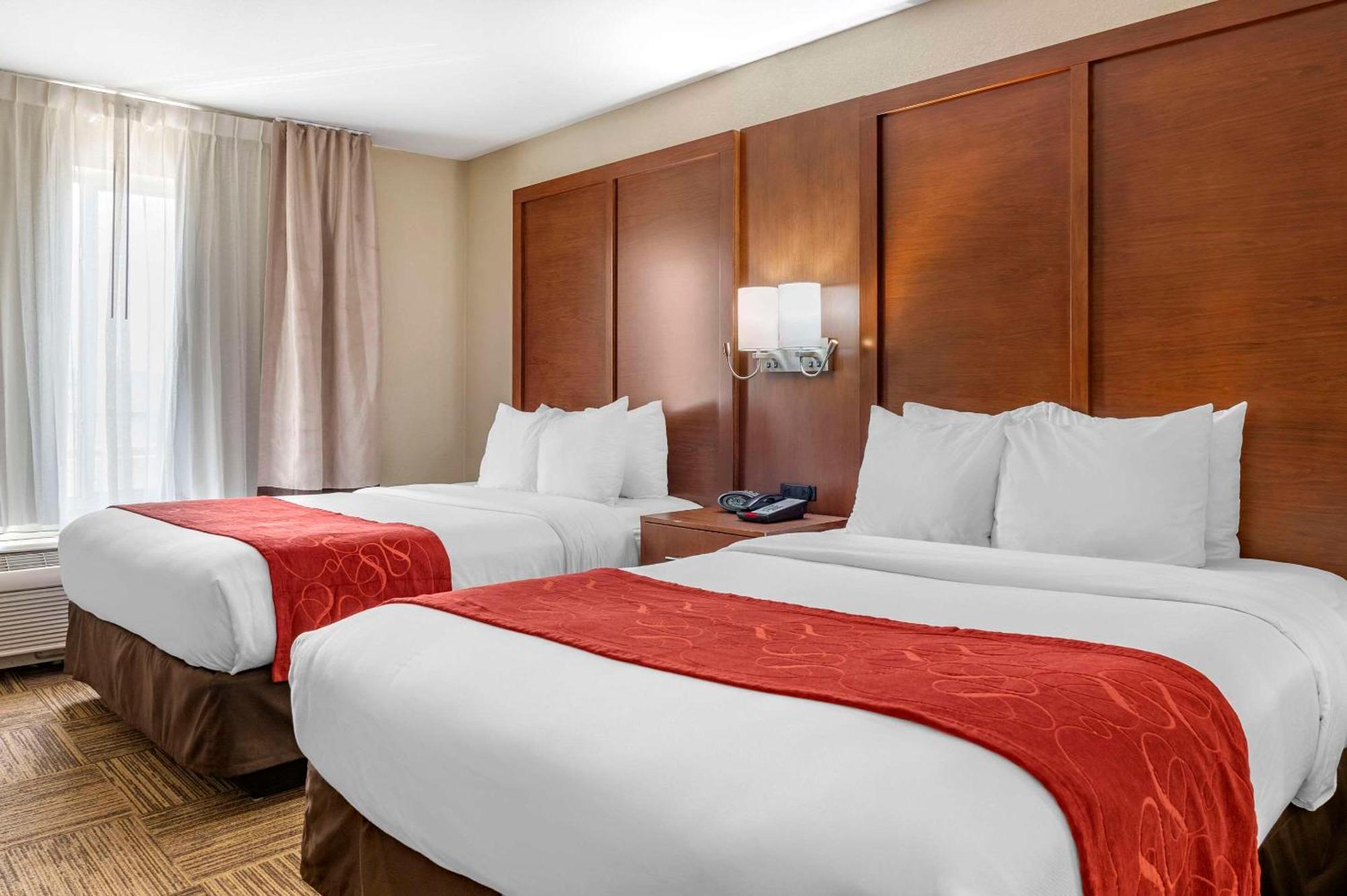 Comfort Suites Urbana Champaign, University Area Екстер'єр фото