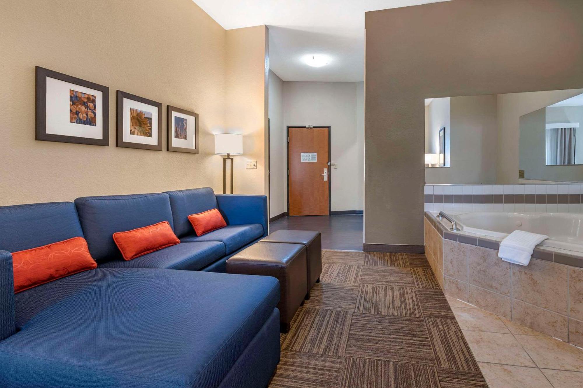 Comfort Suites Urbana Champaign, University Area Екстер'єр фото