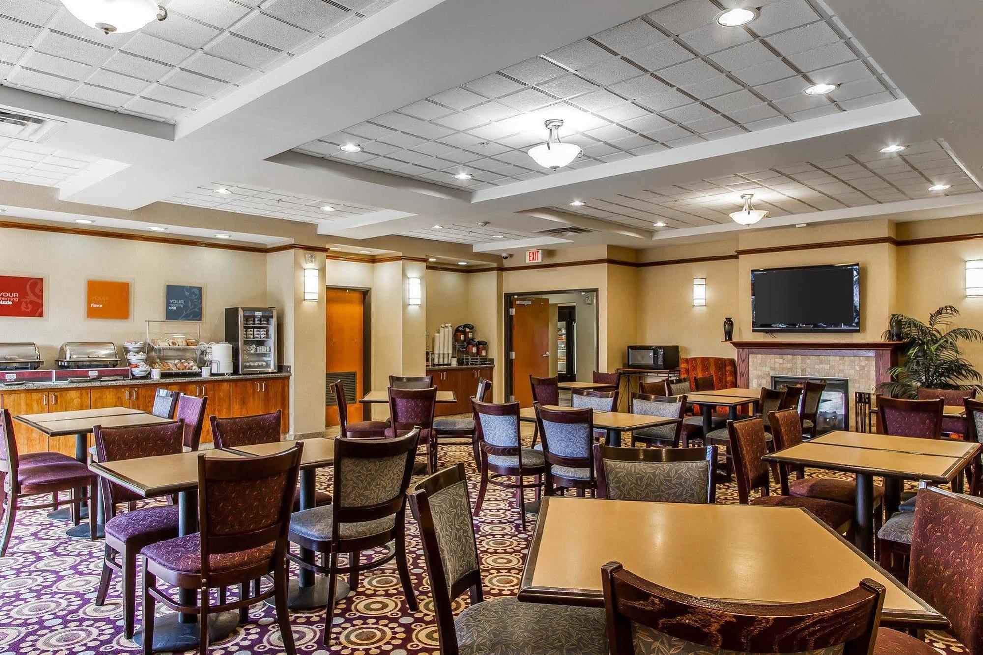 Comfort Suites Urbana Champaign, University Area Екстер'єр фото
